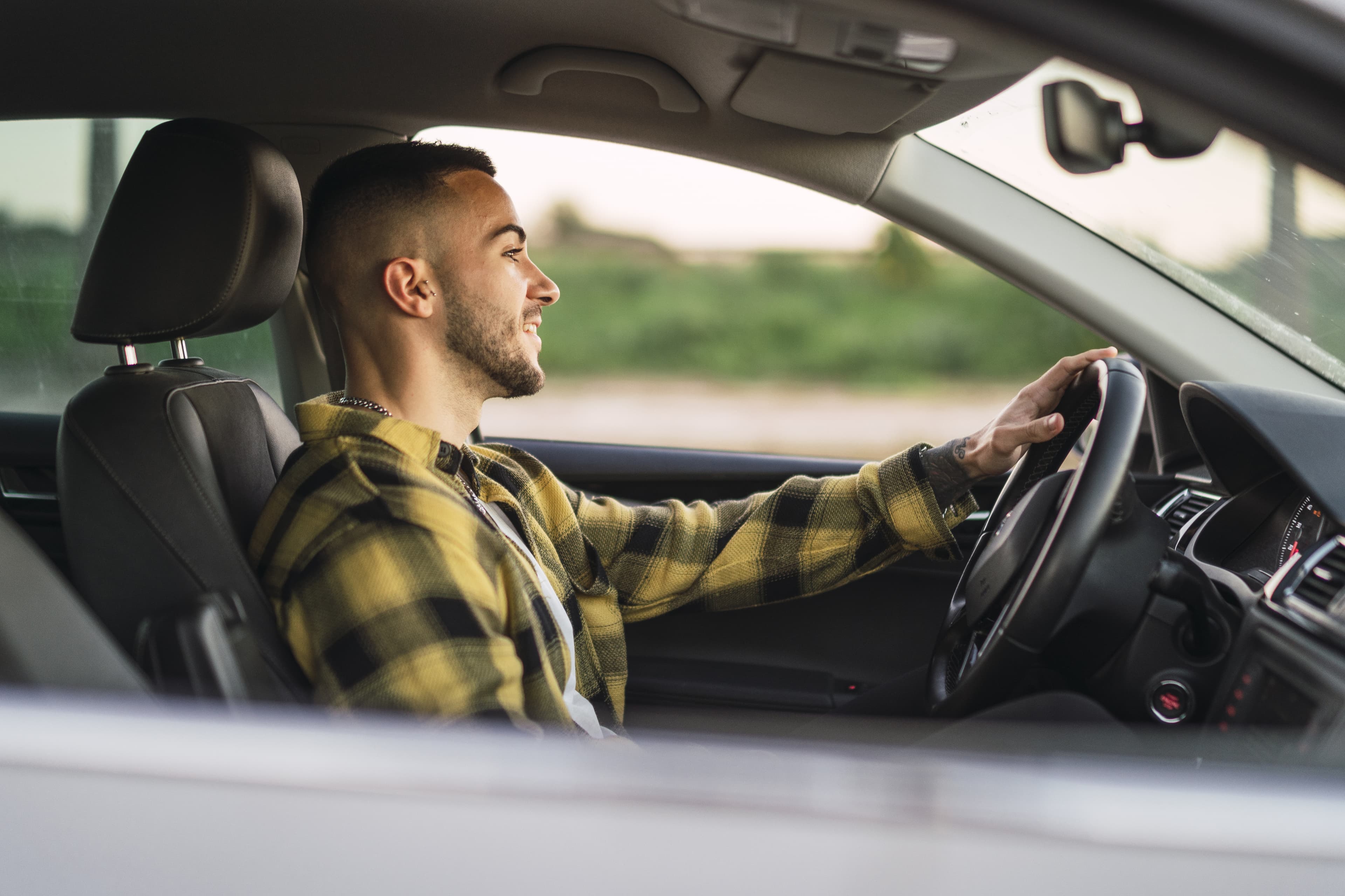 Conductor de MoviSur al volante